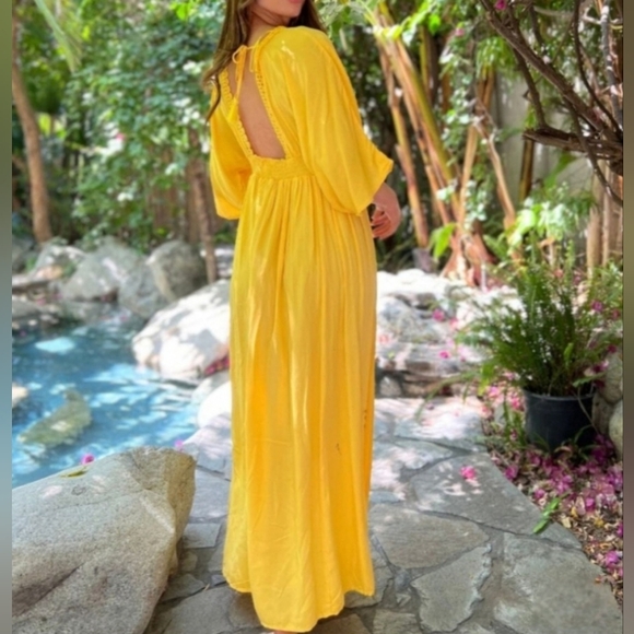 Cien Yellow V-Neck Open Back Flowy 3/4 Sleeve Maxi Summer Dress Size M - Picture 9 of 9